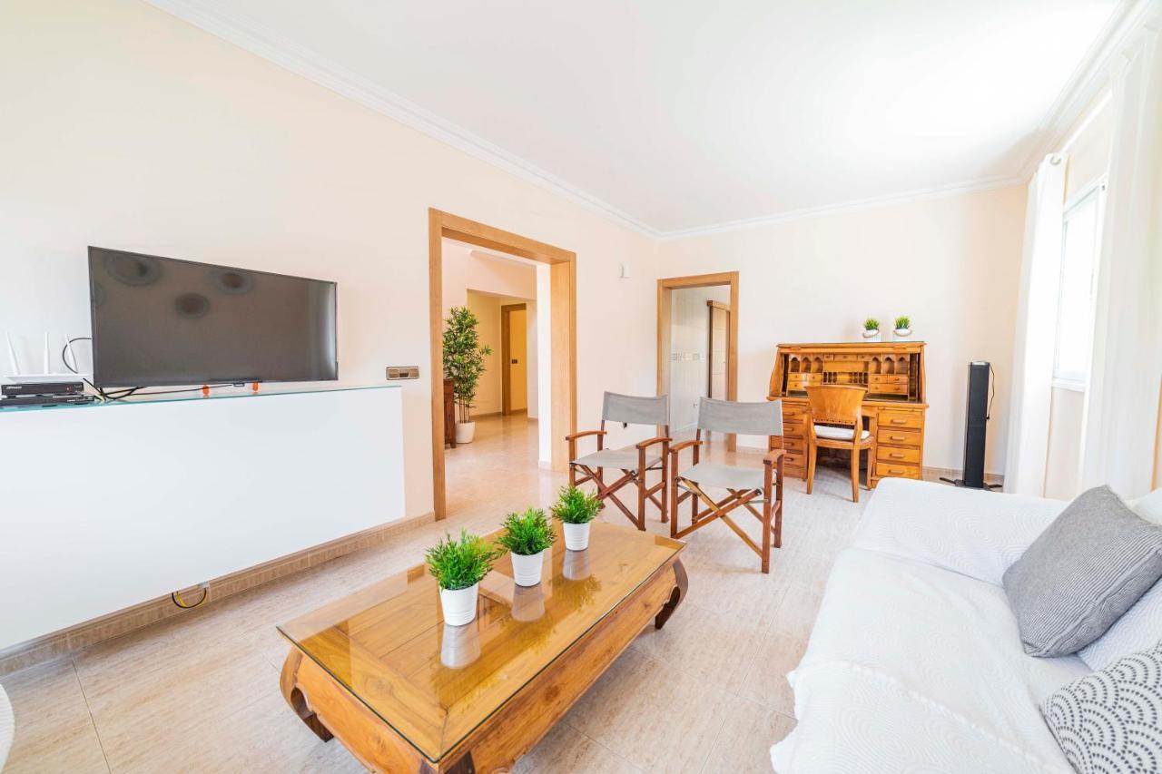 Joana Barcares For 10 With Swimming Pool Villa